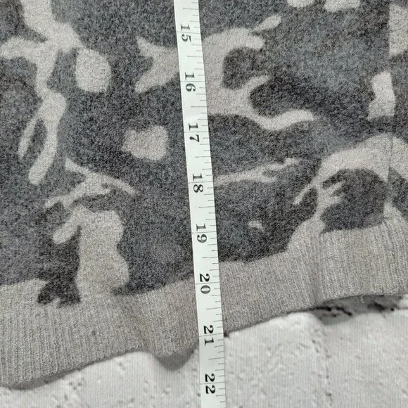 Acrobat Wool Blend Camo Gray Cropped Sweater Size M/L